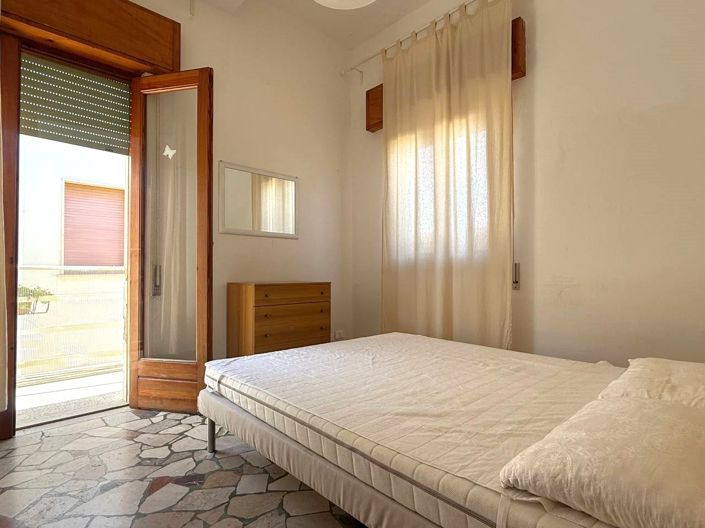 Image No.15-2 Bed House for sale