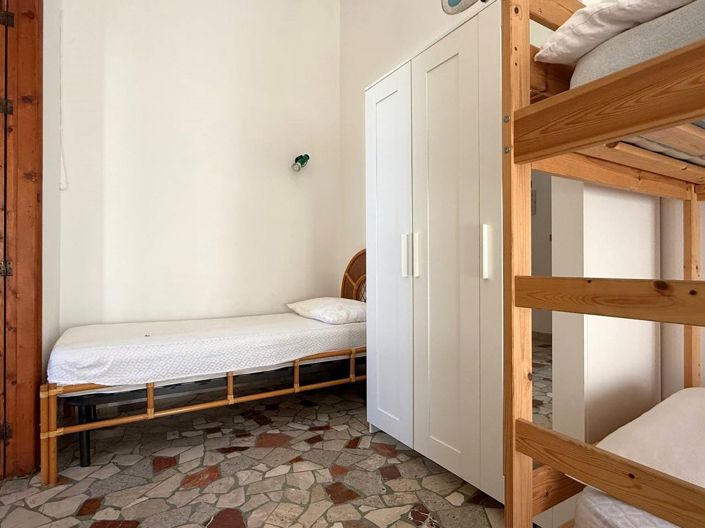 Image No.17-2 Bed House for sale