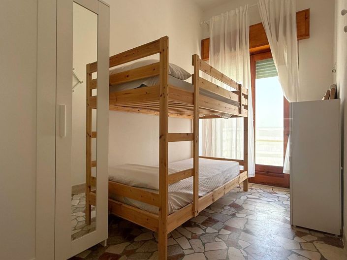 Image No.18-2 Bed House for sale