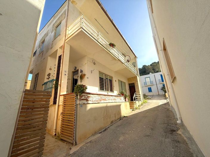 Image No.2-2 Bed House for sale