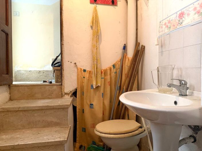 Image No.20-4 Bed House for sale