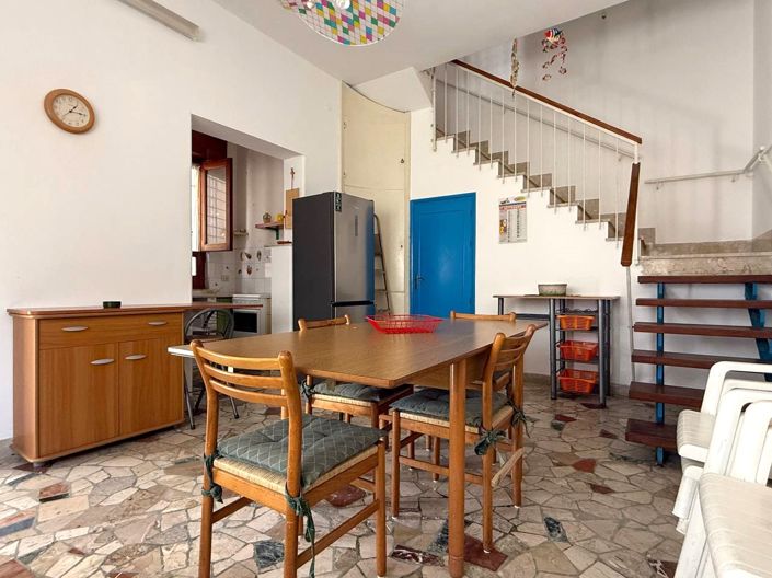 Image No.9-2 Bed House for sale