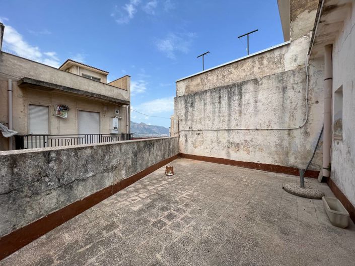 Image No.24-3 Bed House for sale