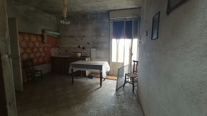 Image No.25-2 Bed House for sale