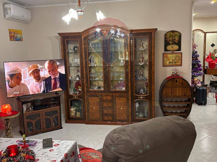 Image No.12-5 Bed Villa for sale