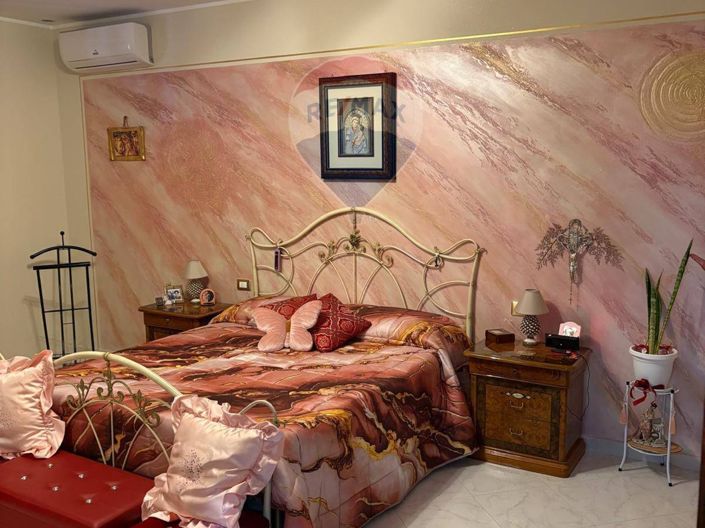 Image No.6-5 Bed Villa for sale