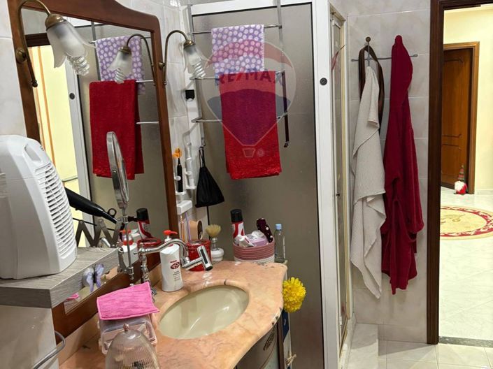 Image No.9-5 Bed Villa for sale