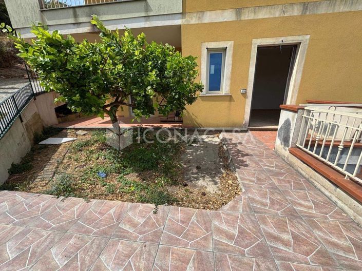 Image No.2-Appartement de 1 chambre à vendre à Forza d'Agrò