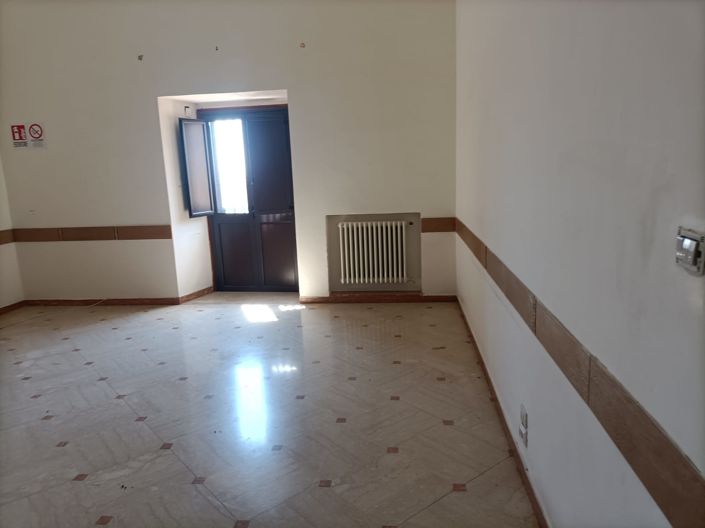 Image No.21-3 Bed Apartment for sale