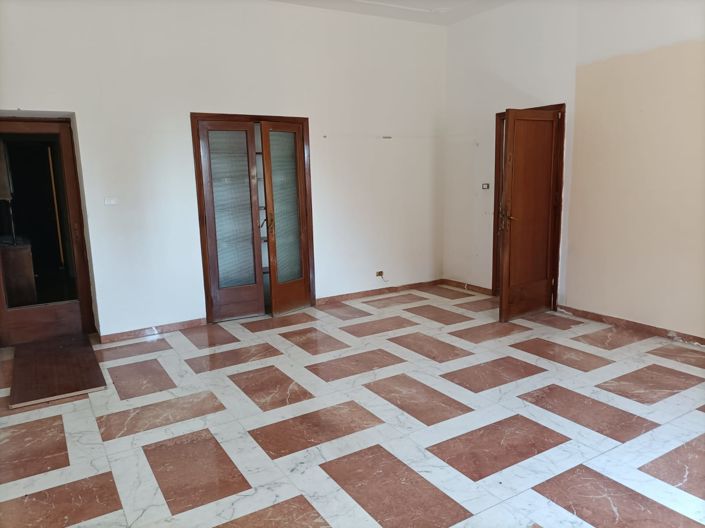 Image No.8-3 Bed Apartment for sale