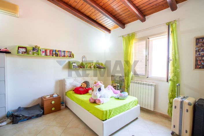 Image No.12-3 Bed Villa for sale
