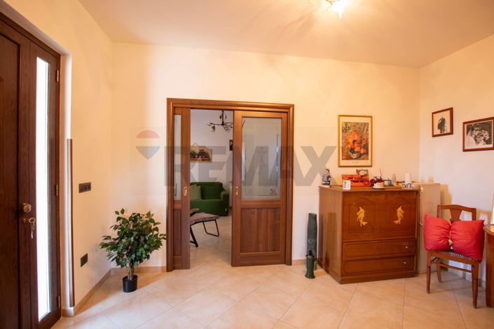 Image No.18-3 Bed Villa for sale