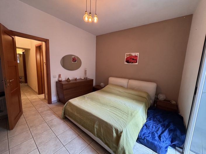 Image No.13-2 Bed House for sale