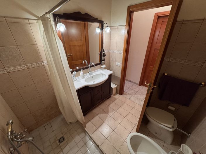 Image No.19-2 Bed House for sale