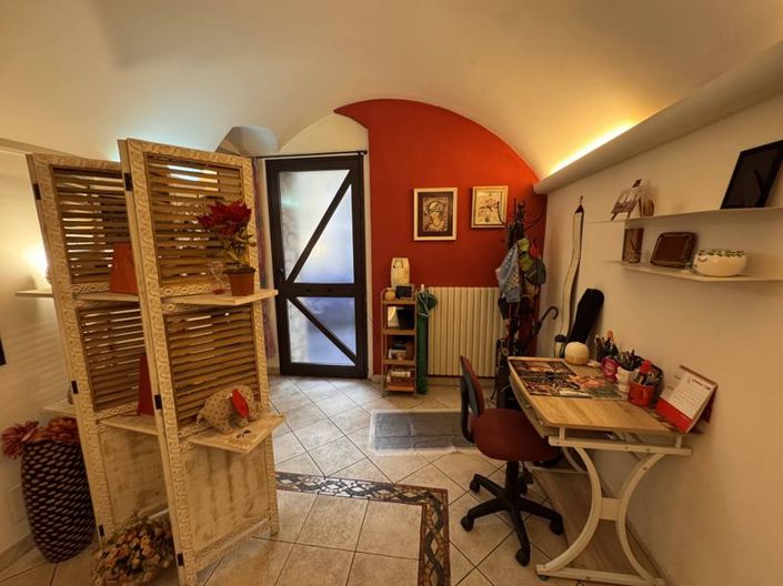 Image No.30-2 Bed House for sale