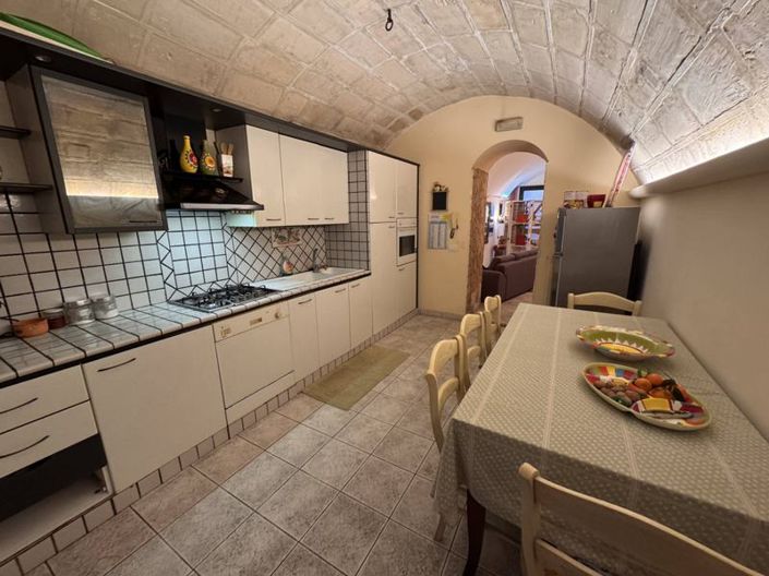 Image No.35-2 Bed House for sale