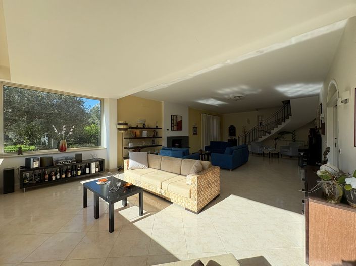 Image No.12-2 Bed Villa for sale