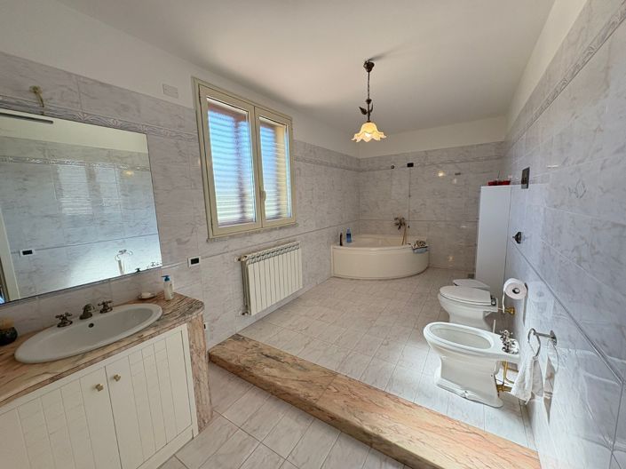 Image No.14-2 Bed Villa for sale