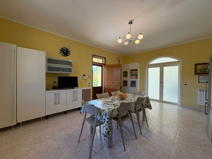 Image No.16-2 Bed Villa for sale