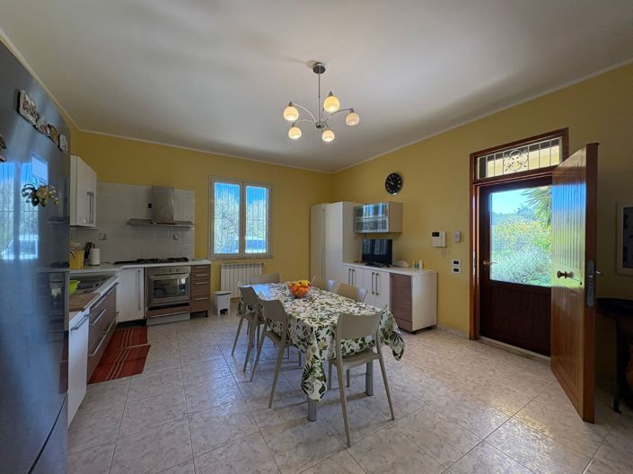 Image No.24-2 Bed Villa for sale