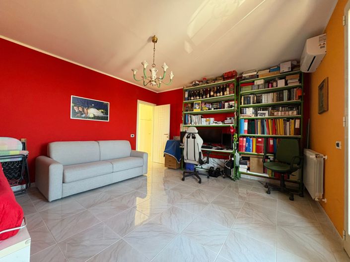 Image No.25-2 Bed Villa for sale