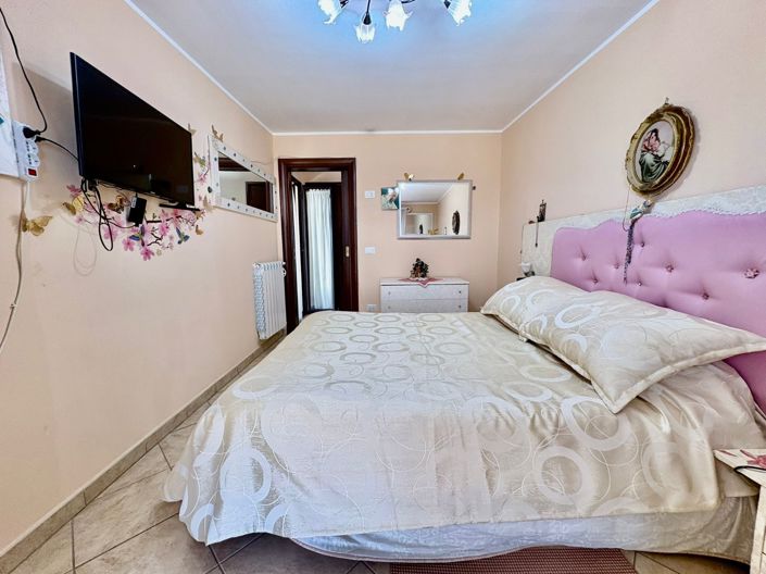 Image No.13-2 Bed Apartment for sale