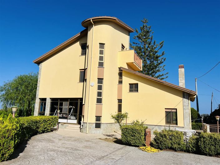 Image No.3-Villa de 6 chambres à vendre à Lascari