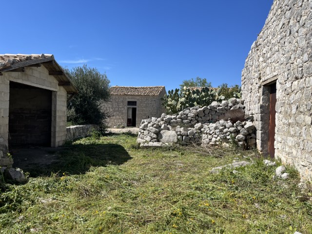 Image No.10-Propriété de 5 chambres à vendre à Modica