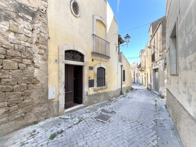 Image No.2-Maison de 2 chambres à vendre à Modica