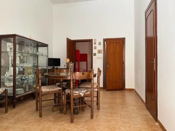 61060833-8