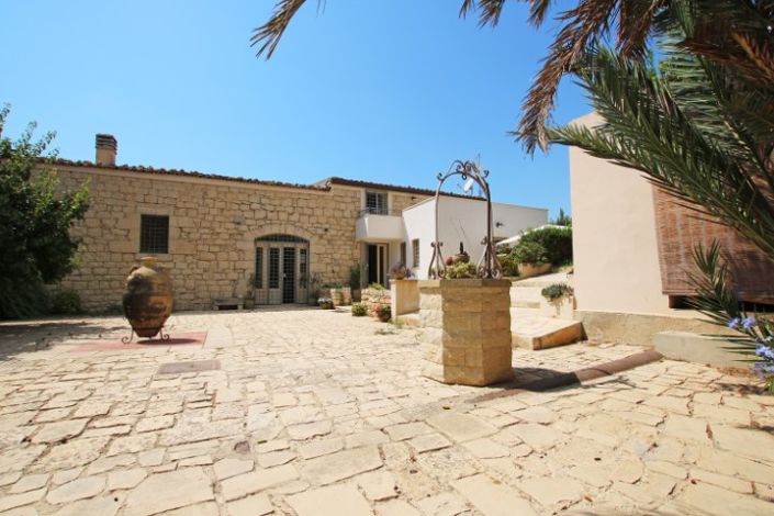 Image No.3-Villa de 4 chambres à vendre à Scicli