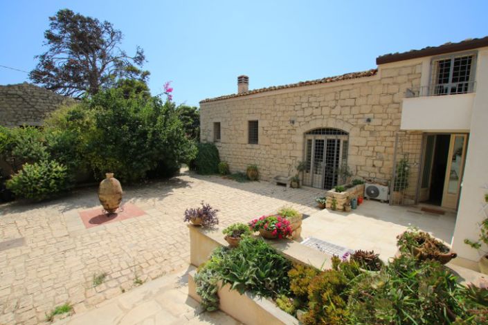 Image No.4-Villa de 4 chambres à vendre à Scicli