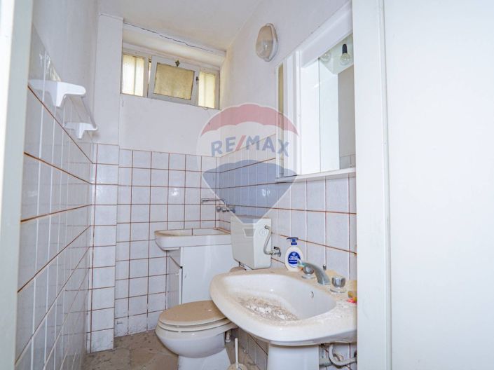 Image No.12-1 Bed House for sale