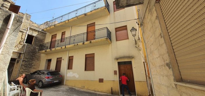 Image No.2-Maison de 4 chambres à vendre à Sambuca di Sicilia