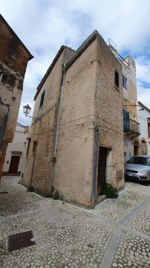 Image No.2-2 Bed House for sale