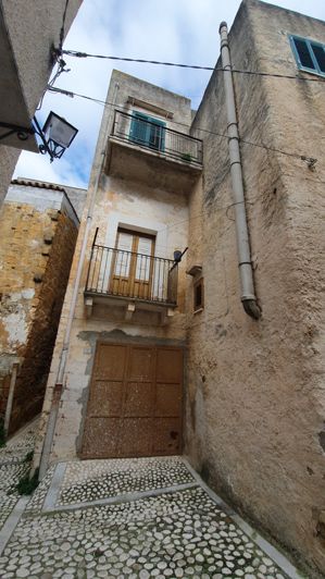Image No.3-2 Bed House for sale