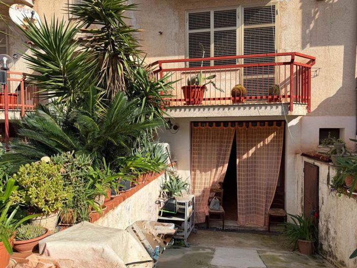 Image No.2-3 Bed House for sale
