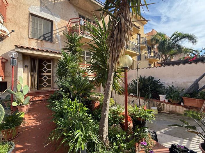 Image No.3-3 Bed House for sale