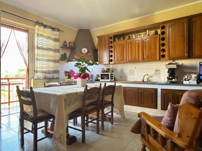 Image No.4-3 Bed House for sale