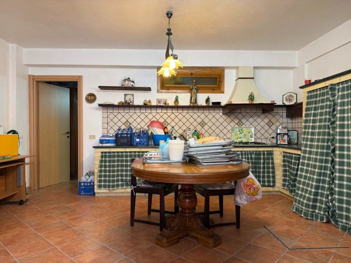 Image No.8-3 Bed House for sale