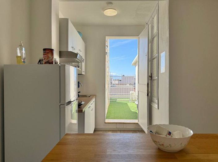 Image No.13-6 Bed Apartment for sale