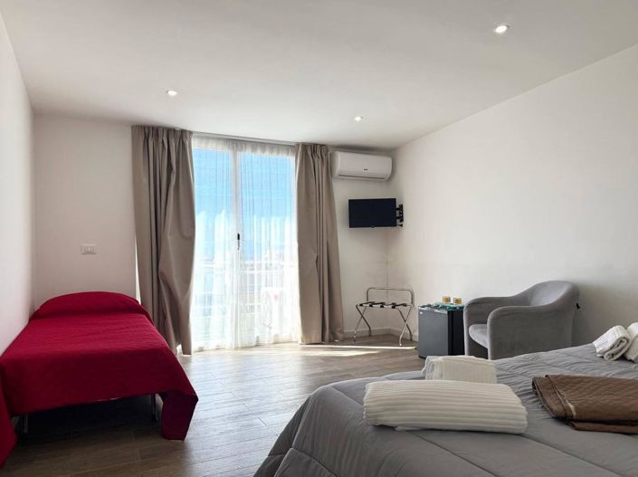 Image No.19-6 Bed Apartment for sale