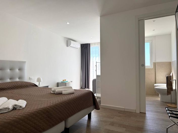 Image No.2-6 Bed Apartment for sale