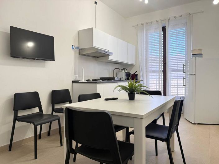 Image No.23-6 Bed Apartment for sale