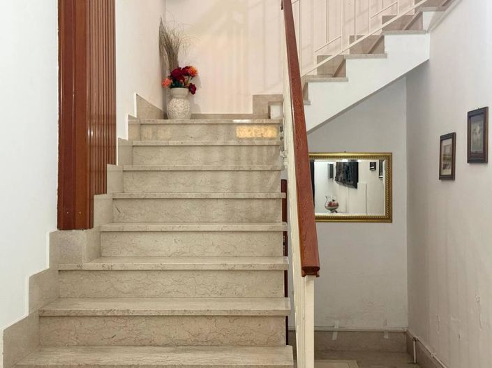 Image No.29-6 Bed Apartment for sale