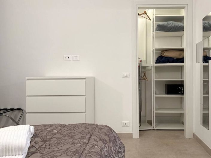 Image No.9-6 Bed Apartment for sale