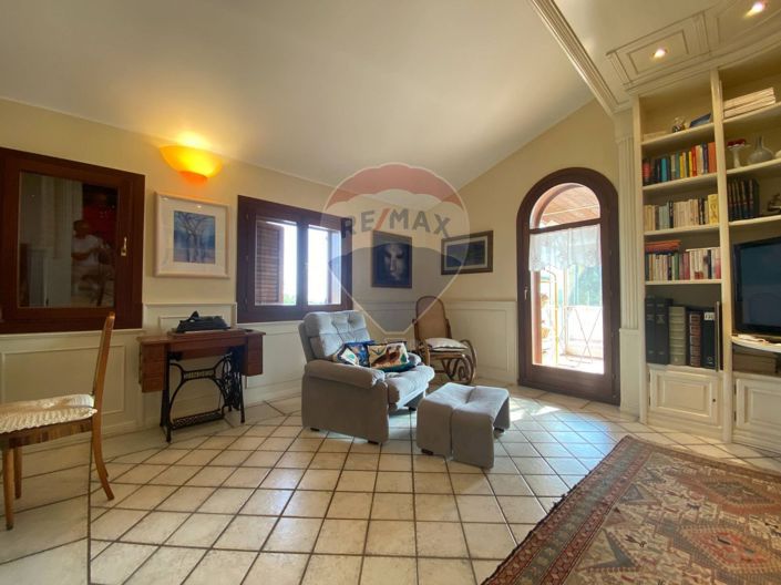 Image No.12-Villa de 4 chambres à vendre à Siracusa