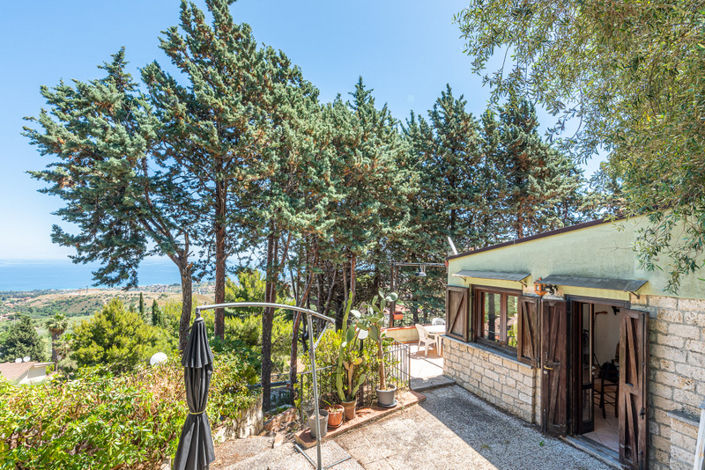 Image No.18-2 Bed Villa for sale