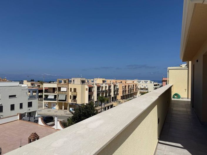 Image No.20-3 Bed Apartment for sale
