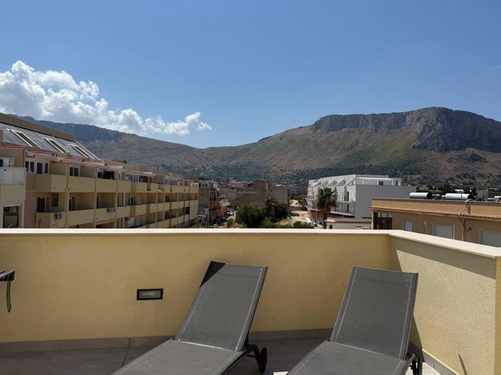 Image No.22-3 Bed Apartment for sale